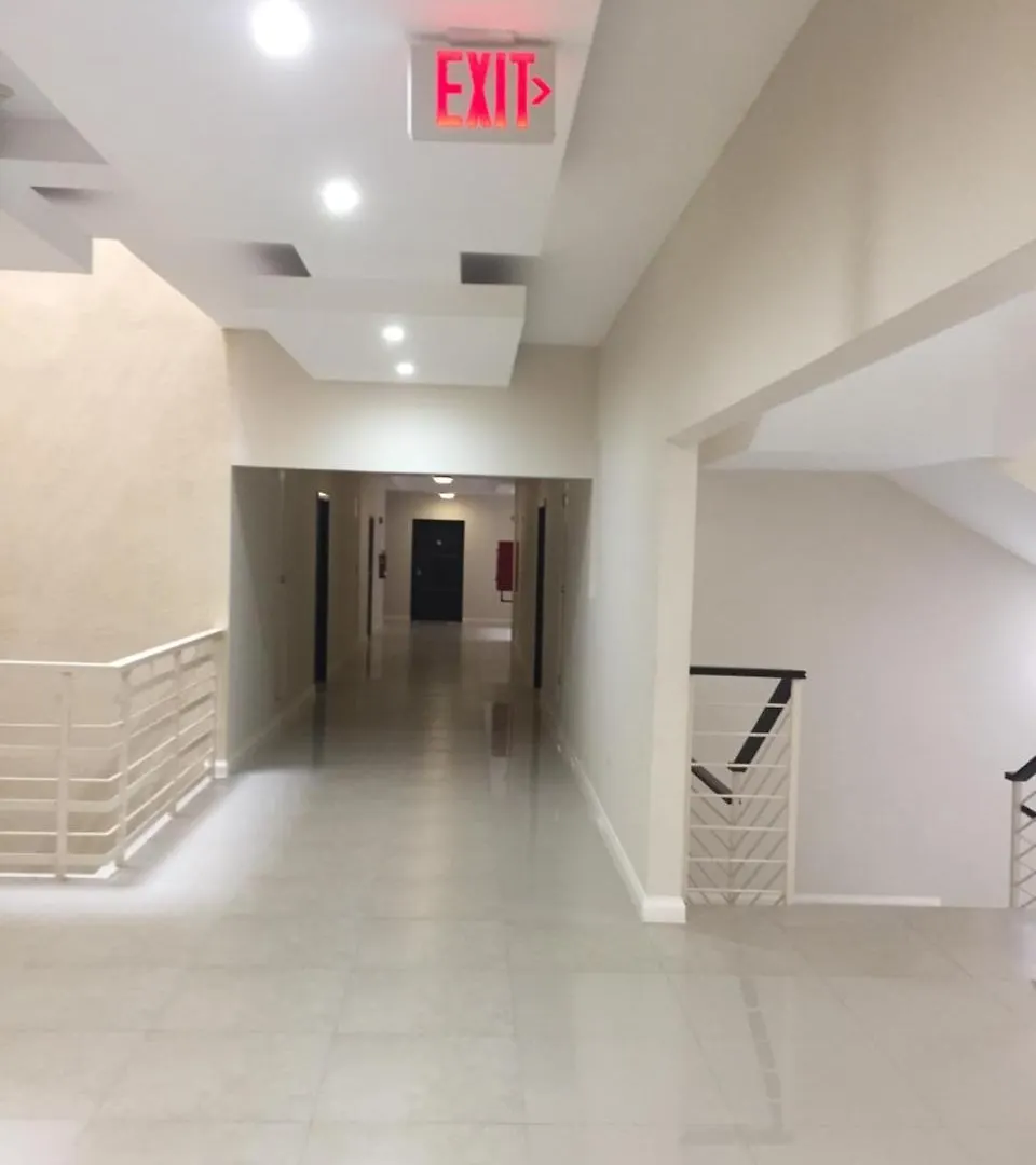 Modern Comfort Suites Mount James