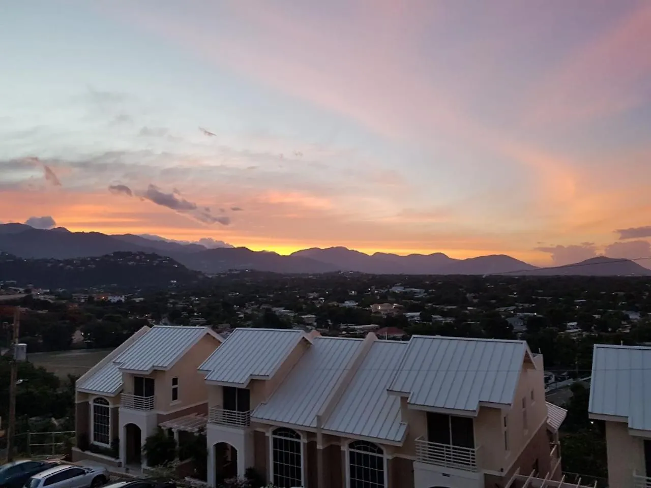 Modern Comfort Suites Mount James Jamaica