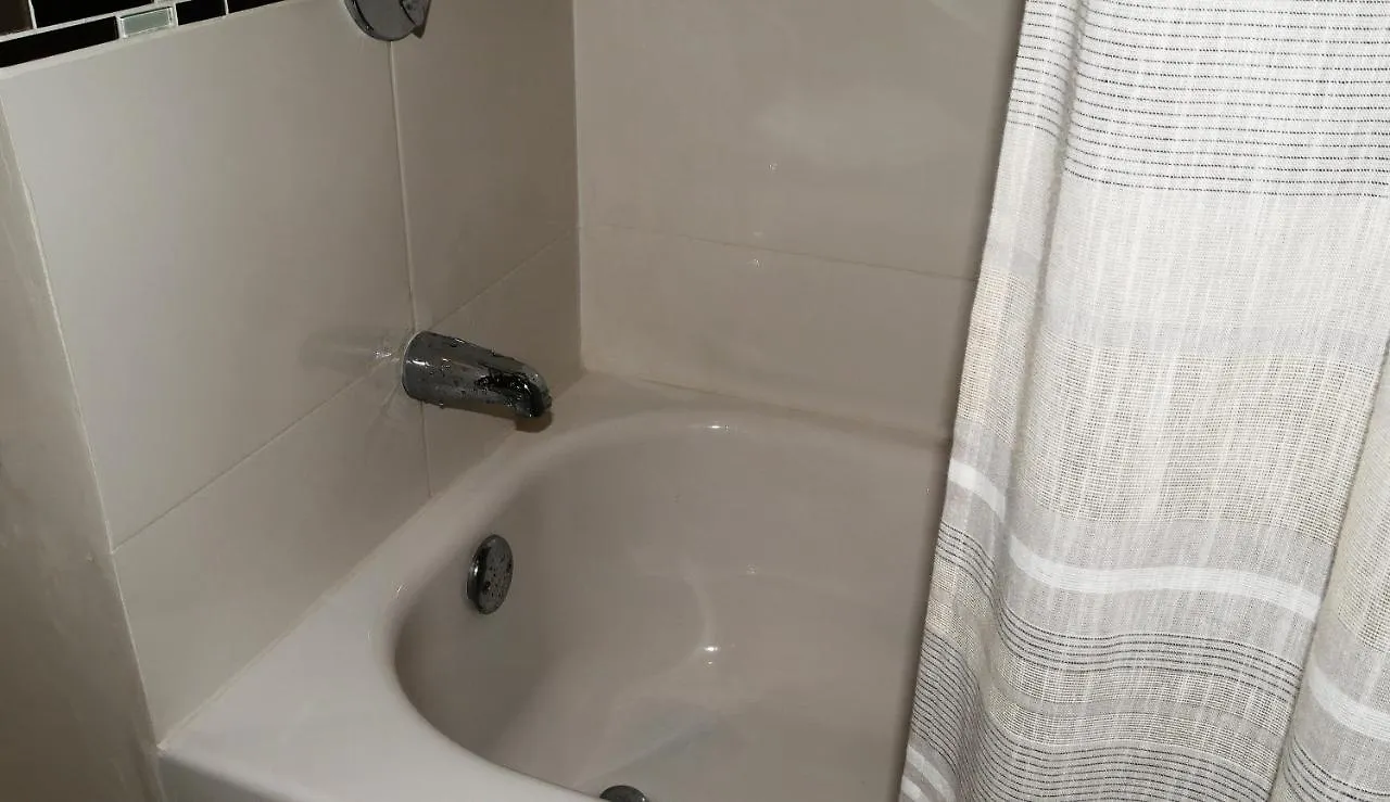 Modern Comfort Suites Mount James 0*,  Jamaika